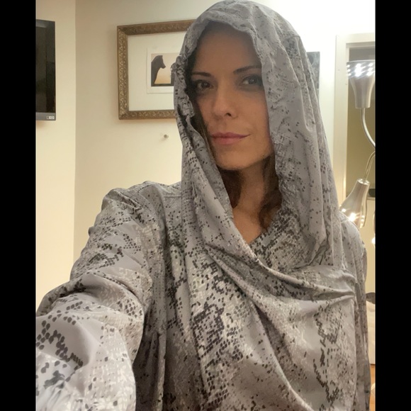 CALVIN KLEIN GREY SNAKESKIN PRINT WINDBREAKER - Picture 2 of 6